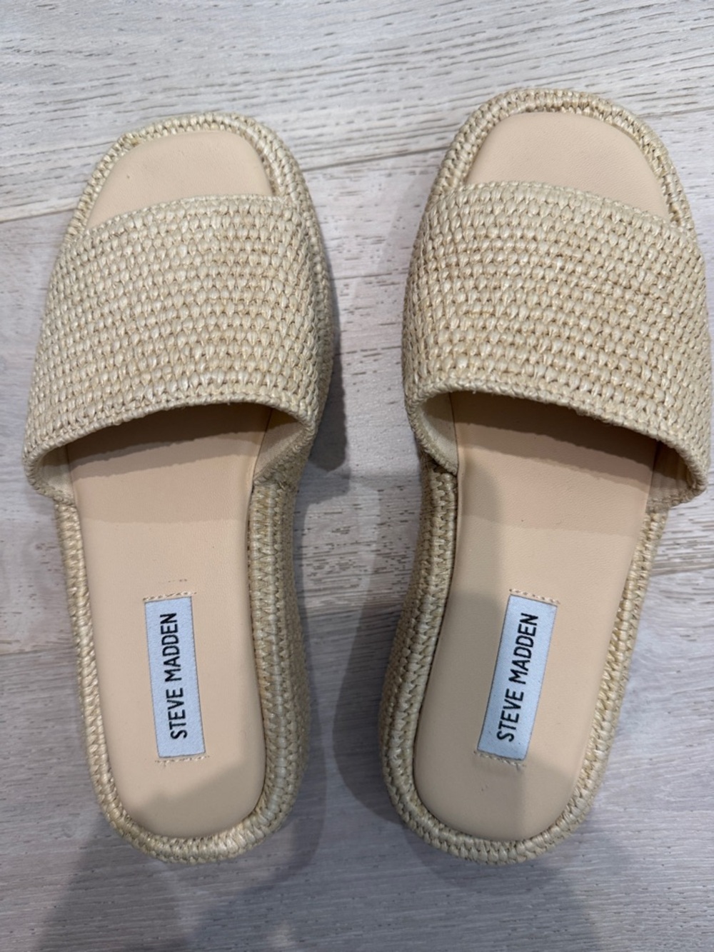 Steve Madden Neutral Woven Slide Mules in Beige. Size 9.5. Worn 1 time